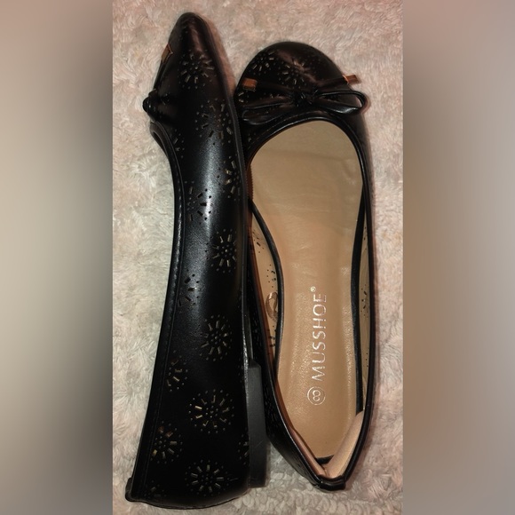 Musshoe Ballet flat size 8 shoe preowned looks very good condition shiny black - Picture 5 of 7
